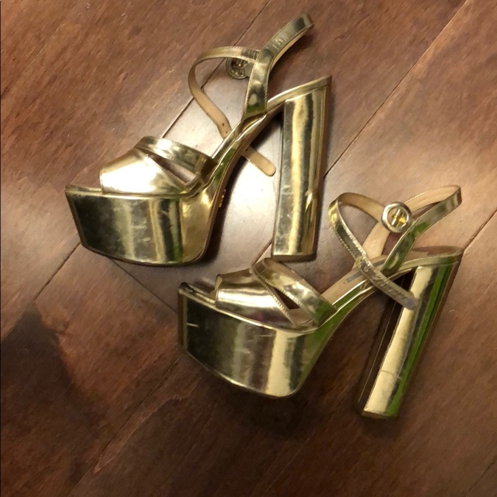 Heels - Picture 4 of 5